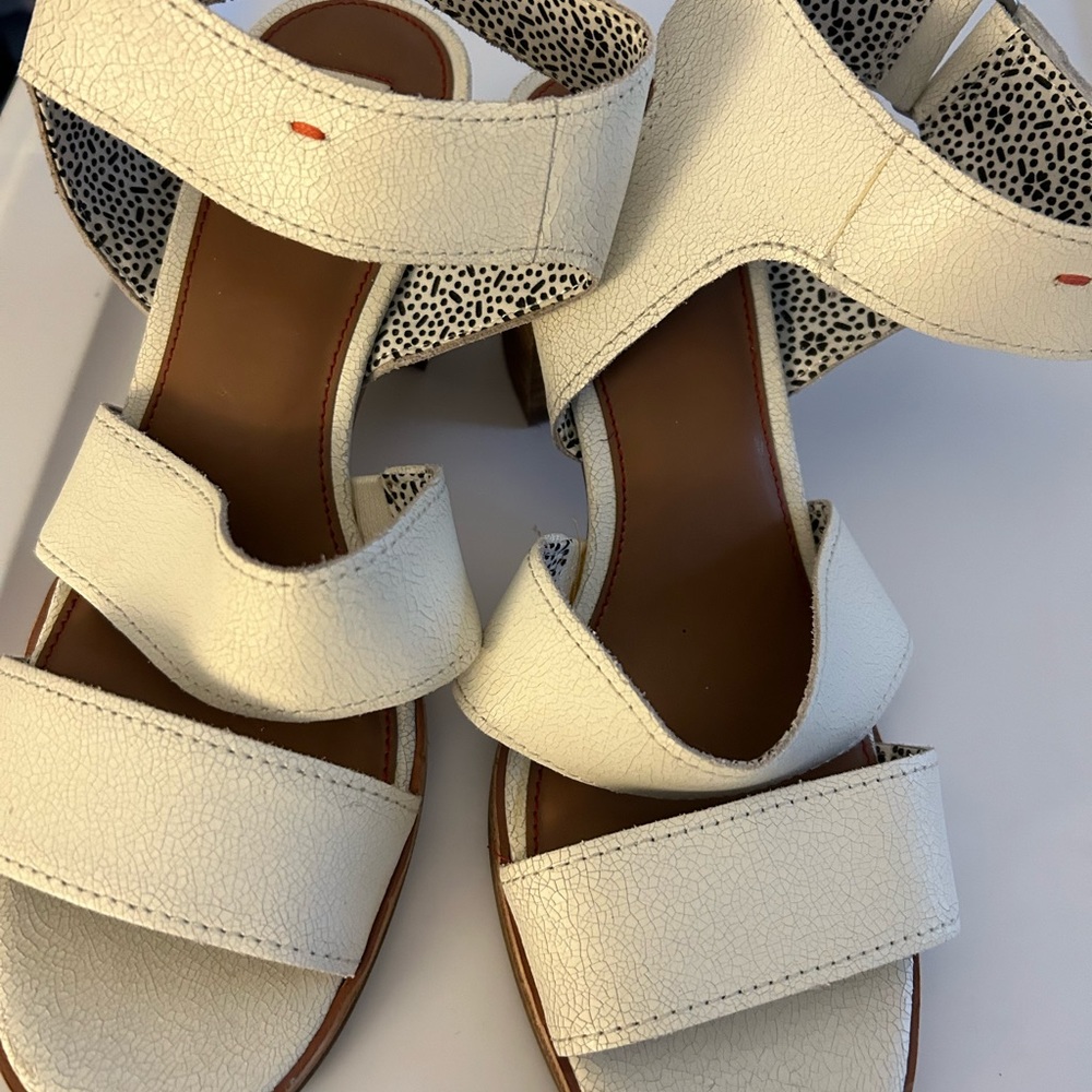 ED leather sandals